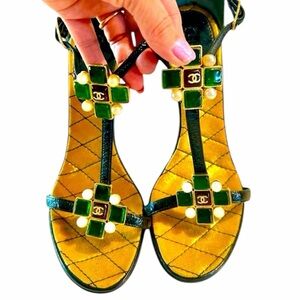 CHANEL Rhinestone CC Pearl Cross Gripiox Heels 2007 Limited Edition Authentic